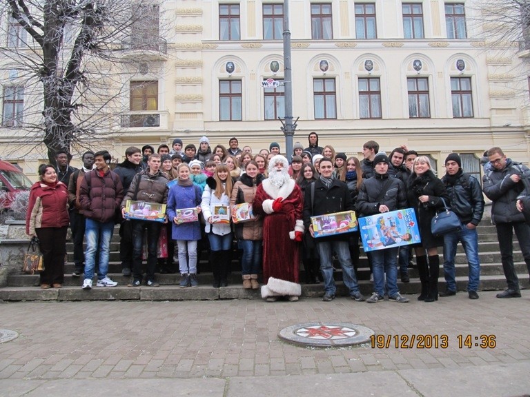 Студенти БДМУ привітали вихованців Чернівецької школи-інтернату №2