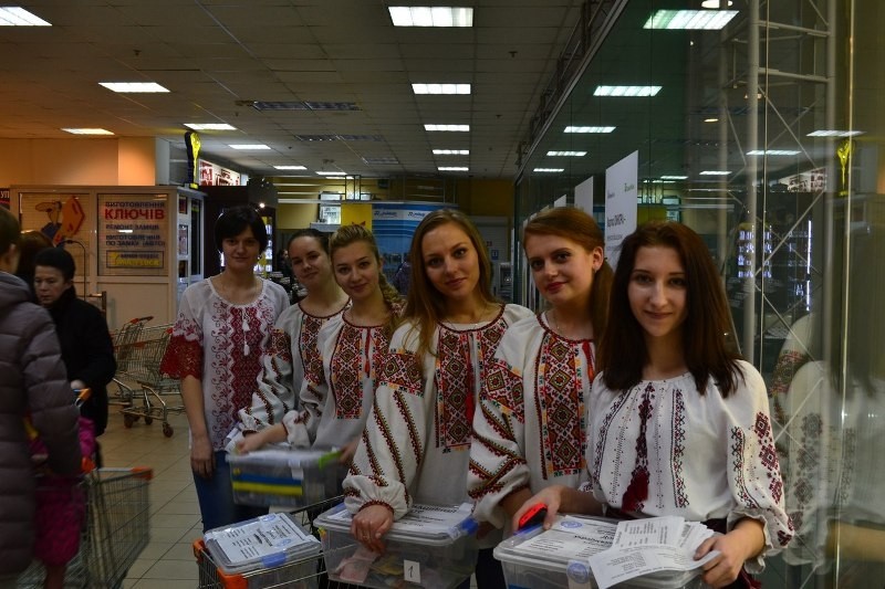 Студенти БДМУ допомагали збирати Великодній кошик для солдатів