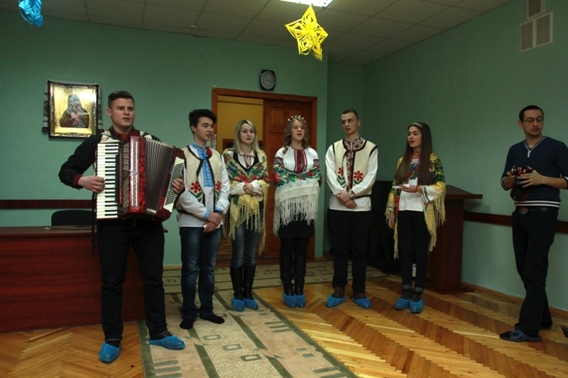 Студенти-медики привітали з Різдвом маленьких пацієнтів