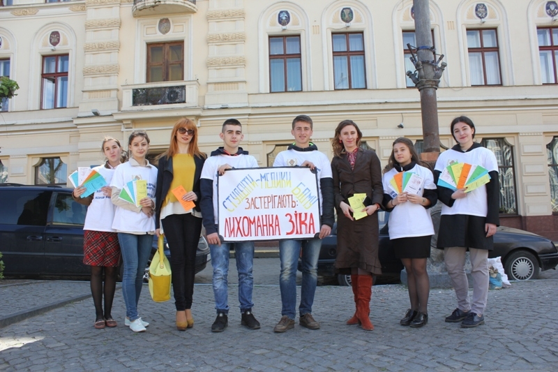 Студенти-медики застерігають любителів туризму від вірусу Зіка