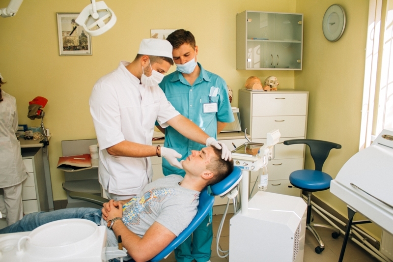 На стоматологічному факультеті розпочалися випускні іспити