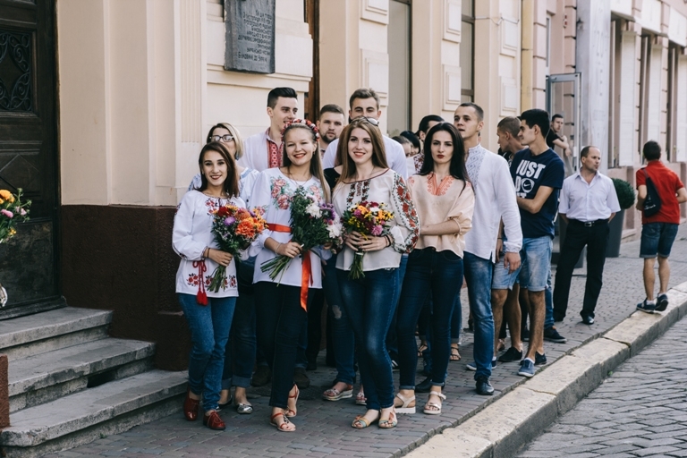 Студенти БДМУ розпочали флешмоб «Червоній руті – 46»