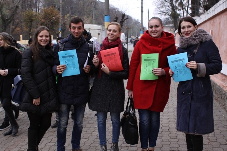 Студенти БДМУ провели акцію до Дня боротьби з пневмонією