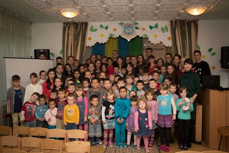 Викладачі та студенти БДМУ відвідали дитячий будинок «Ромашка»