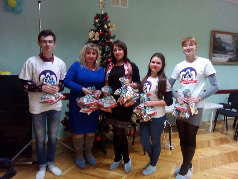 Студенти БДМУ провели свято Миколая Чернівецькому дитячому реабілітаційному центрі
