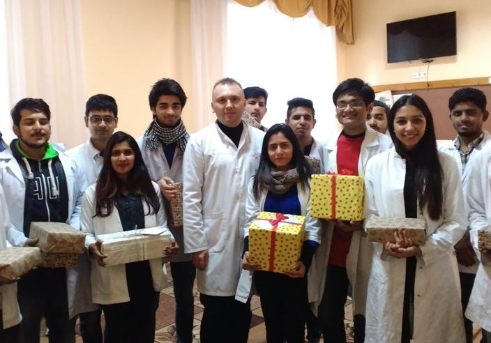Студенти-іноземні громадяни БДМУ провели благодійну акцію до Дня Святого Миколая