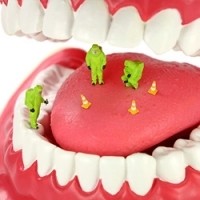 Неприємний запах з рота: причини і методи усунення
