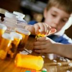 Діагностика та невідкладна допомога при найбільш поширених медикаментозних отруєннях у дітей