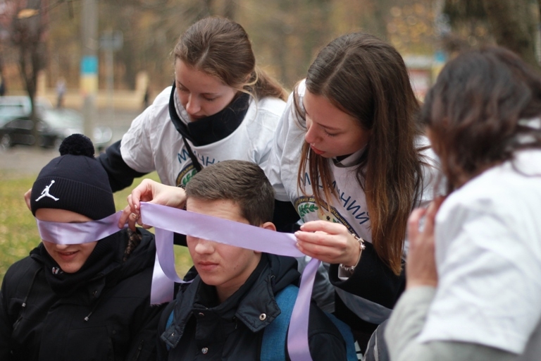 Студенти БДМУ провели просвітницьку акцію до Міжнародного дня сліпих
