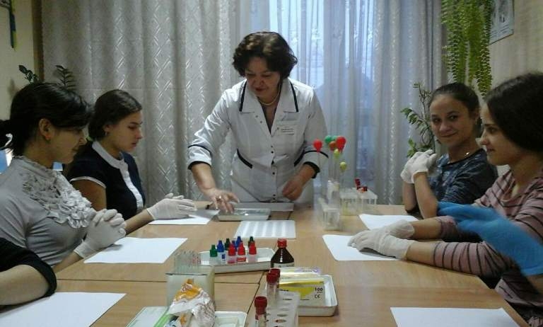 Викладач БДМУ провела майстер-клас для школярів – «Вивчення формених елементів крові людини»