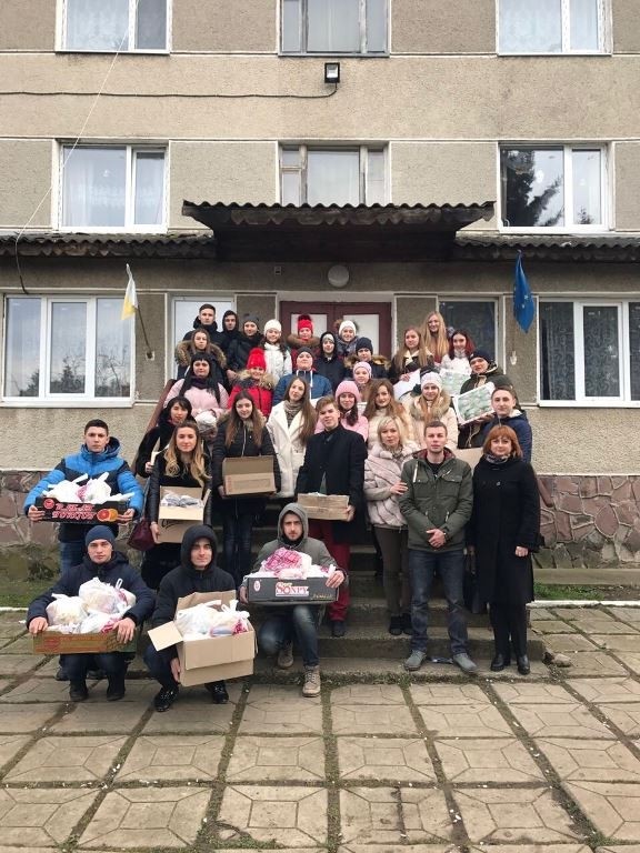 Викладачі й студенти БДМУ закінчують рік творячи добро