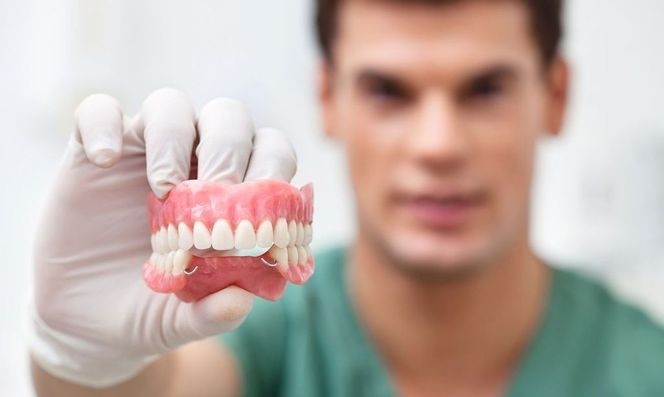 «За» чи «проти» гнучких зубних протезів