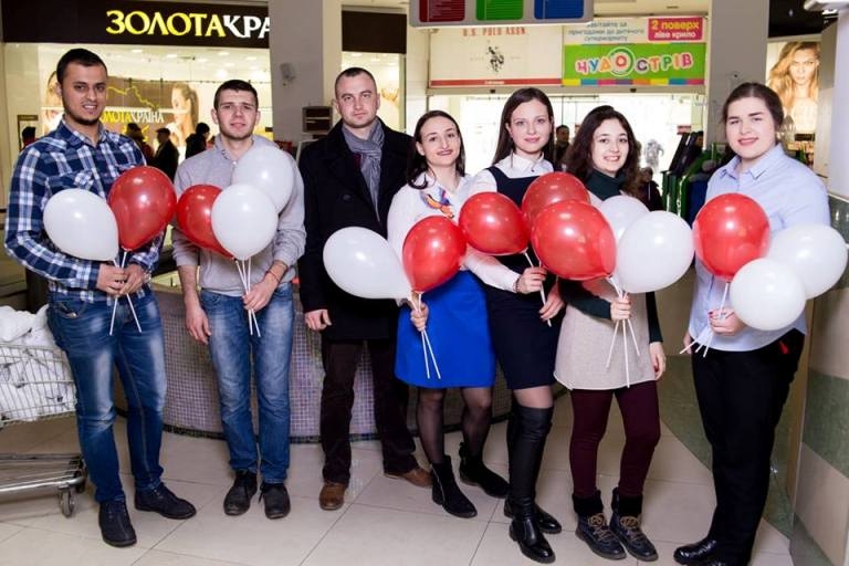 Студенти БДМУ розповідали чернівчанам як формувати аптечку