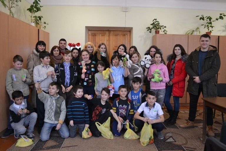 Співробітники БДМУ зорганізували акцію в Чернівецькій школі-інтернаті