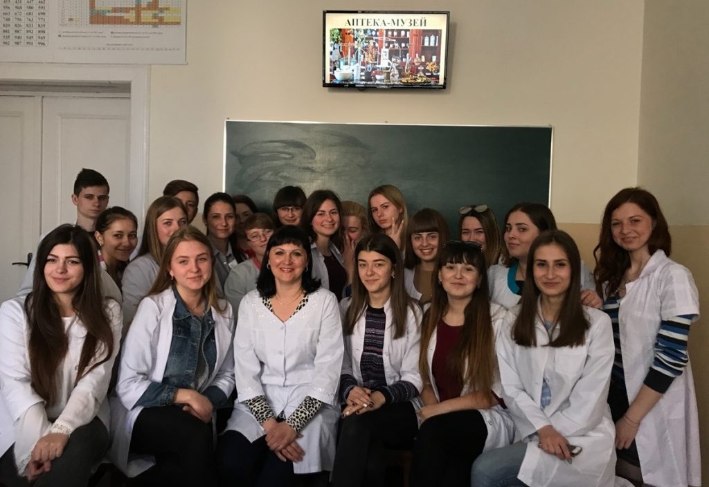 Студентам БДМУ провели віртуальну екскурсію аптеками-музеями України