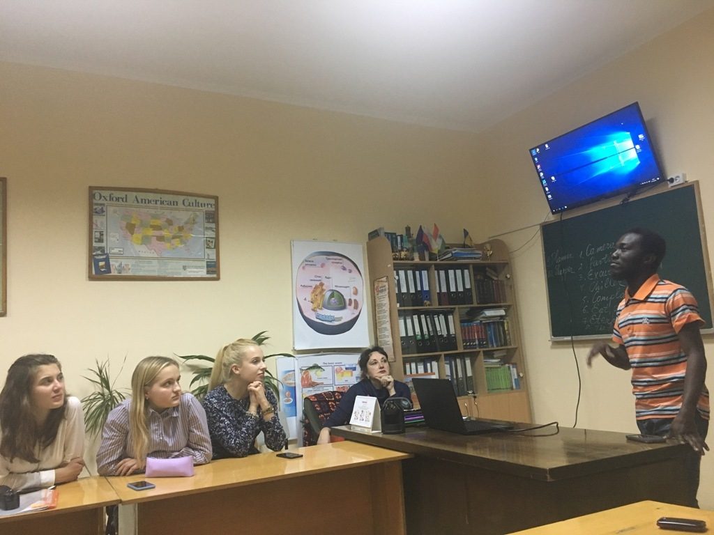 English Speaking Club запрошує нових учасників та пропонує нові теми