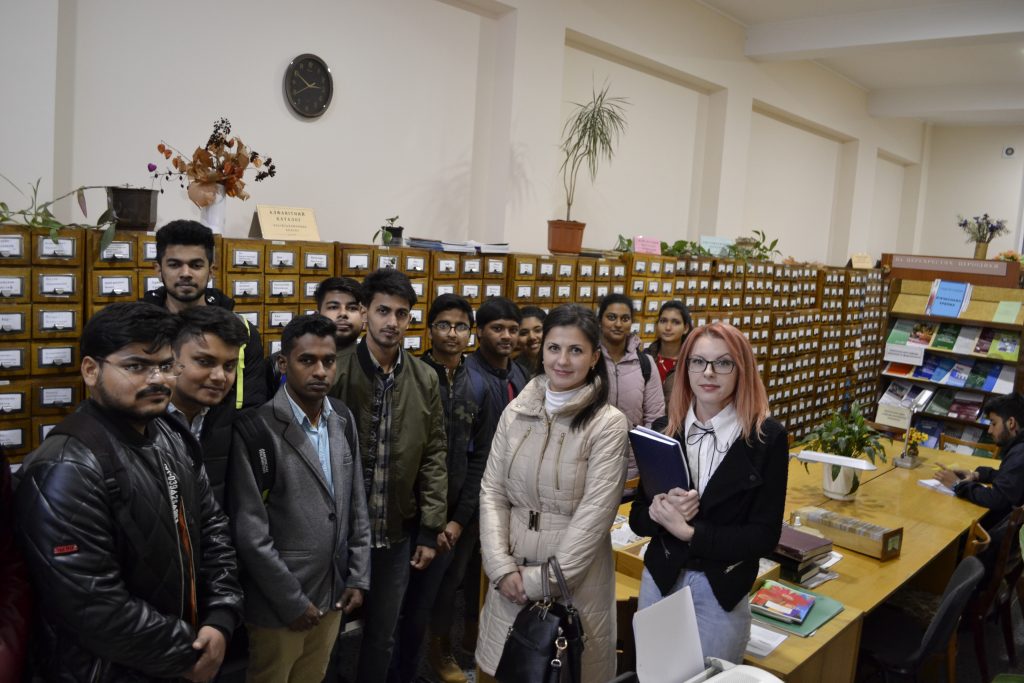 Студенти-іноземці ознайомилися з бібліотечним фондом БДМУ