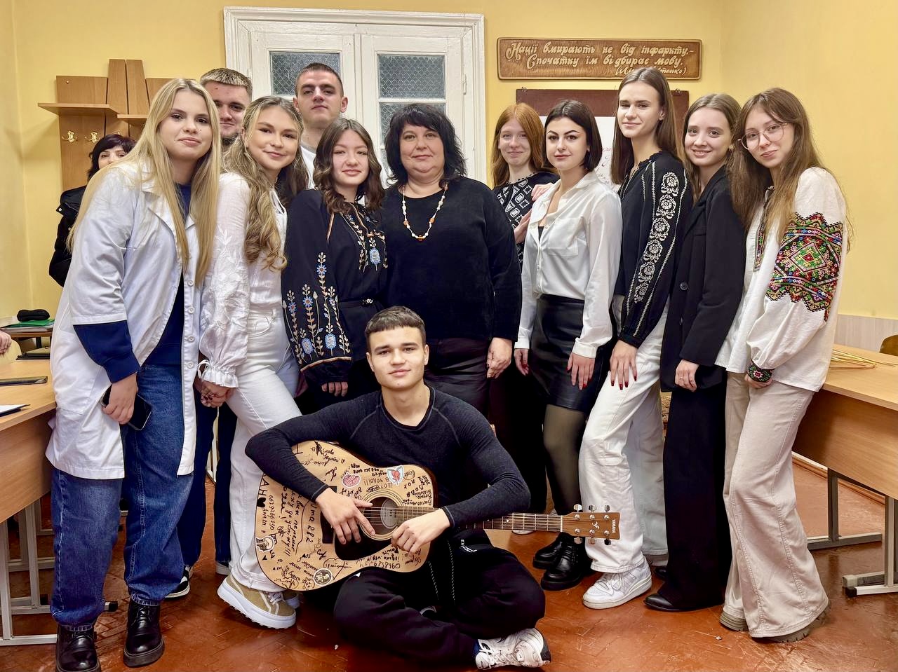 У полум’ї гідності народжується свобода: студенти БДМУ вшанували День Гідності та Свободи