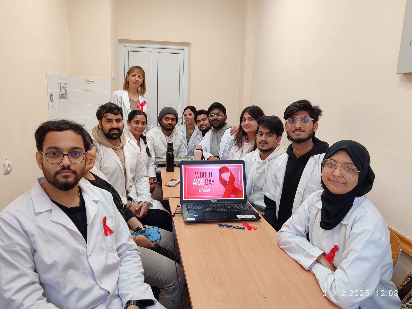 Круглий стіл «ВІЛ і вагітність» до Всесвітнього дня боротьби зі СНІДом